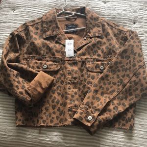 Cropped denim jacket